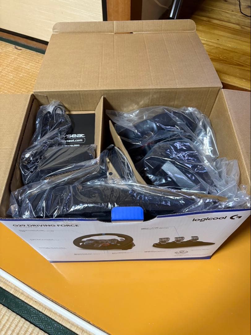 Logicool G ステアリングコントローラー LPRC-15000d ブラ…