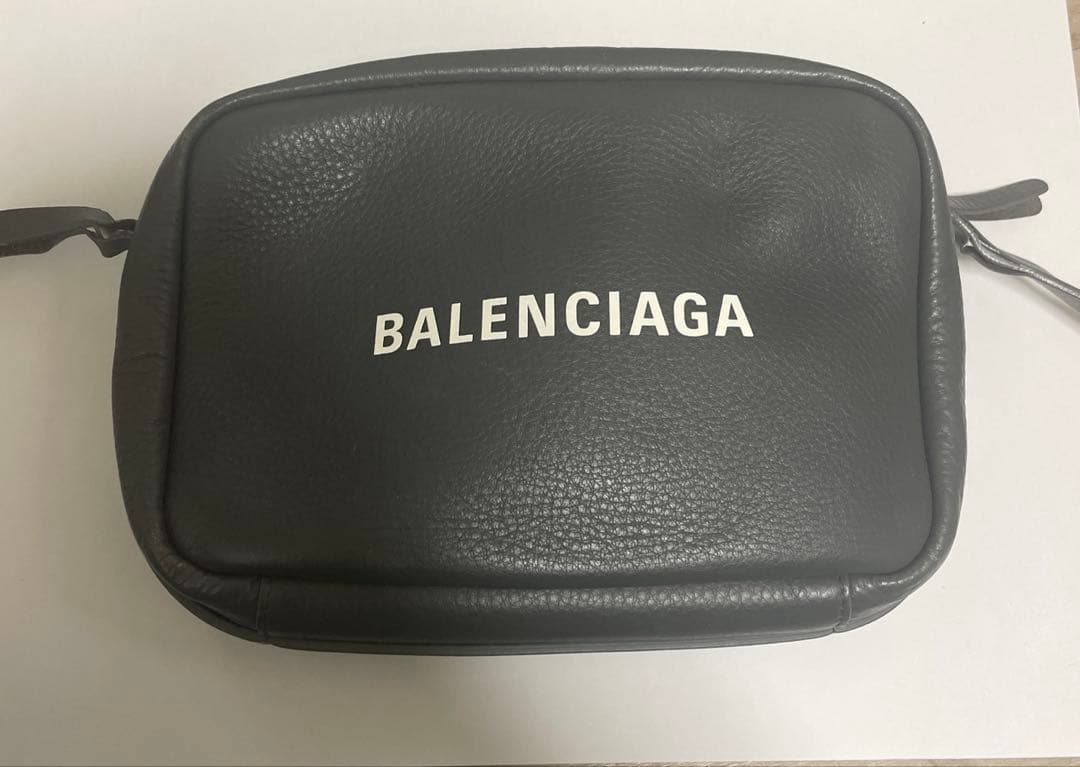 バレンシアガ カメラバッグ グレー