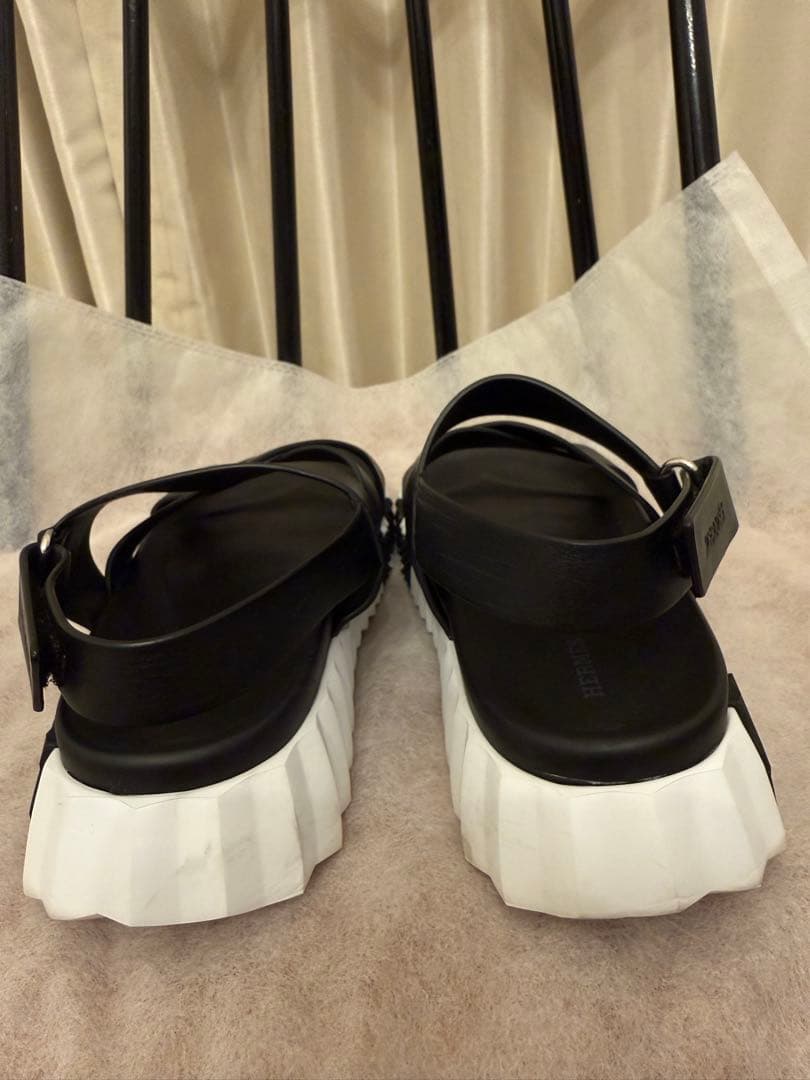 HERMESエルメス　エレクトリックレザーサンダル ブラック 40 メンズ