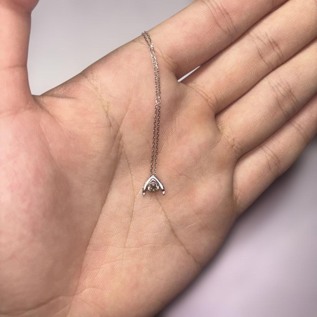 ダイヤモンド　ネックレス　Pt850 ダンシングストーン