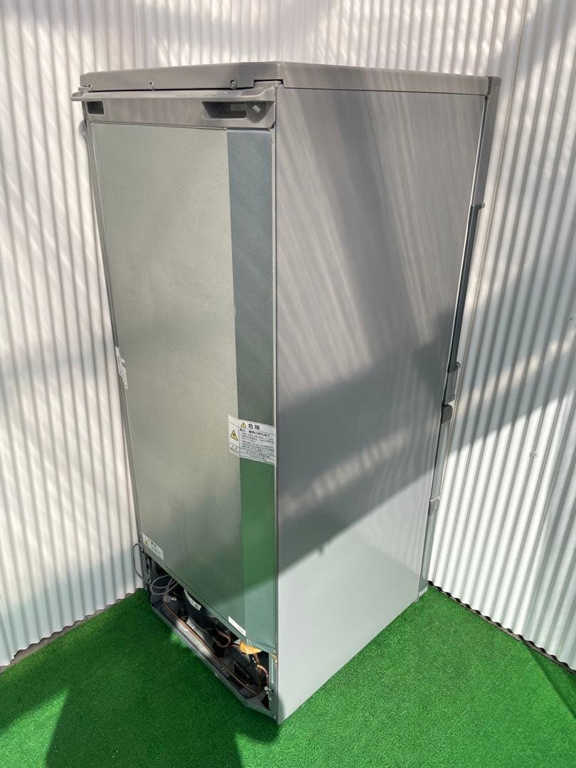 828 アクア 3ドア冷蔵庫 右開き シルバー コンパクトデザイン 二人暮らし