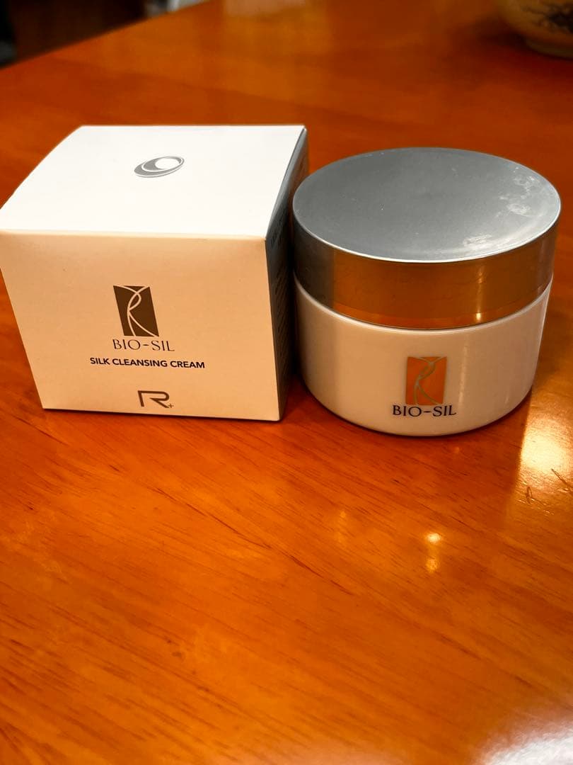 ビオライズ「シルククレンジングクリーム」