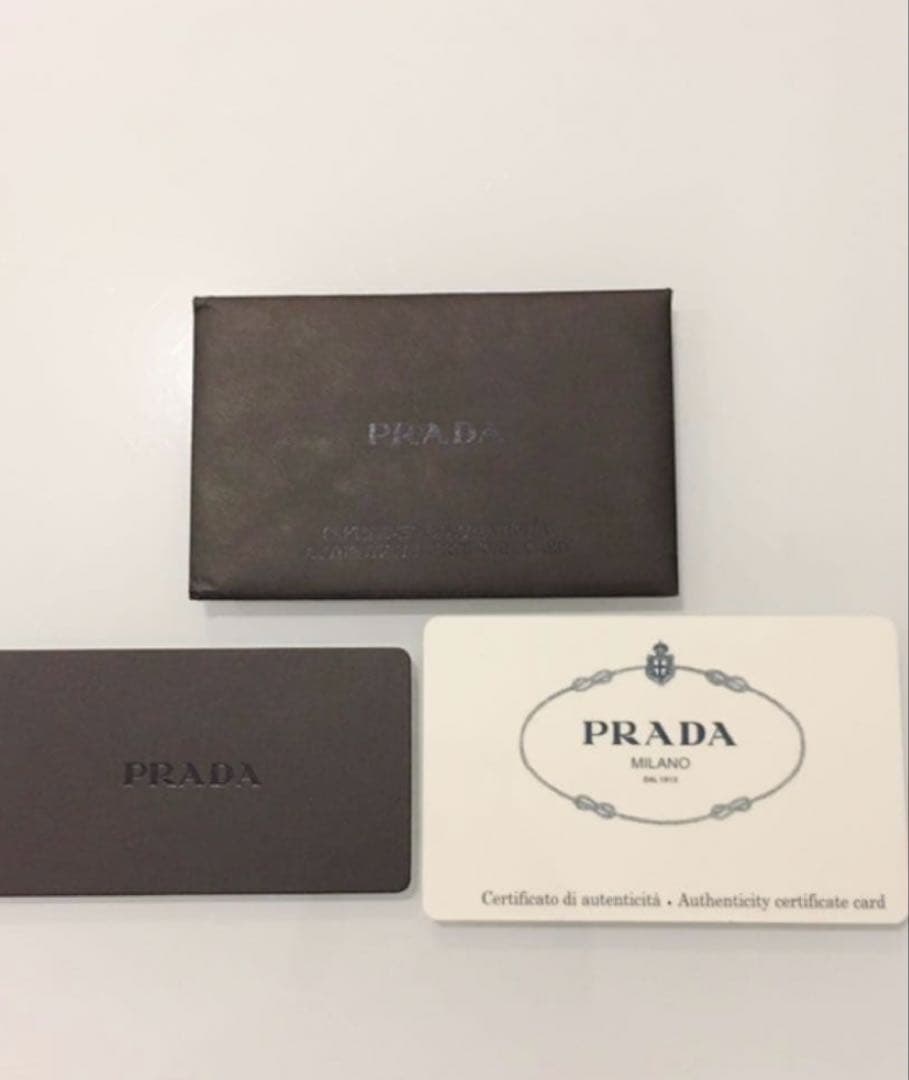 PRADA ナイロンバッグ