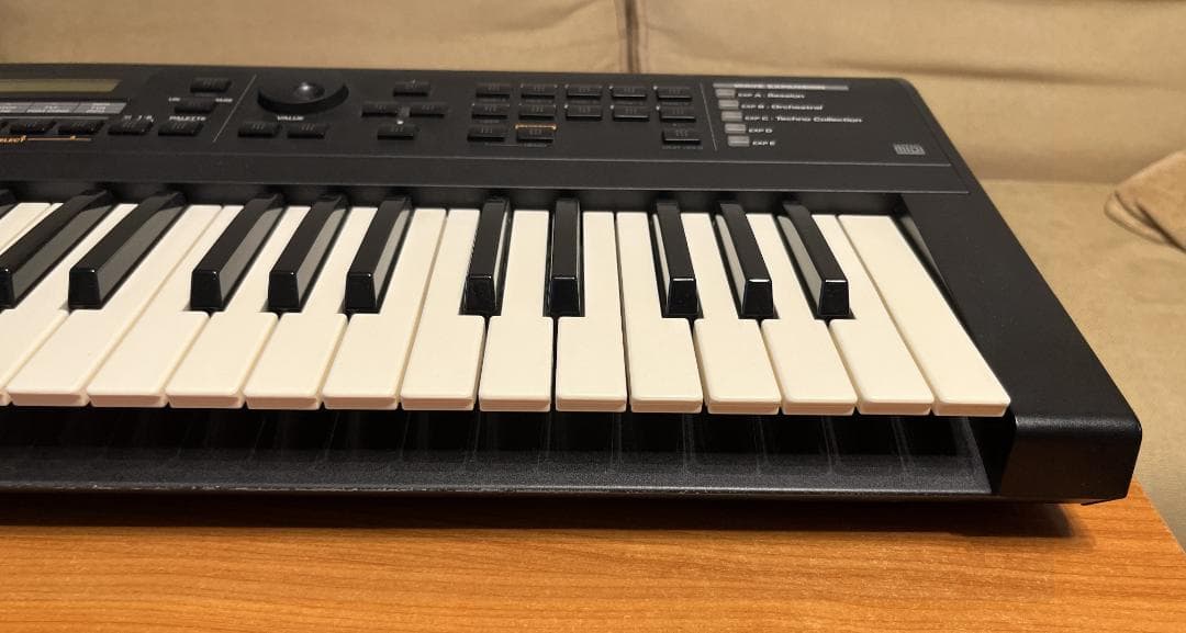 Roland XP-30 シンセサイザー 61鍵＋拡張音源ボード2枚付き