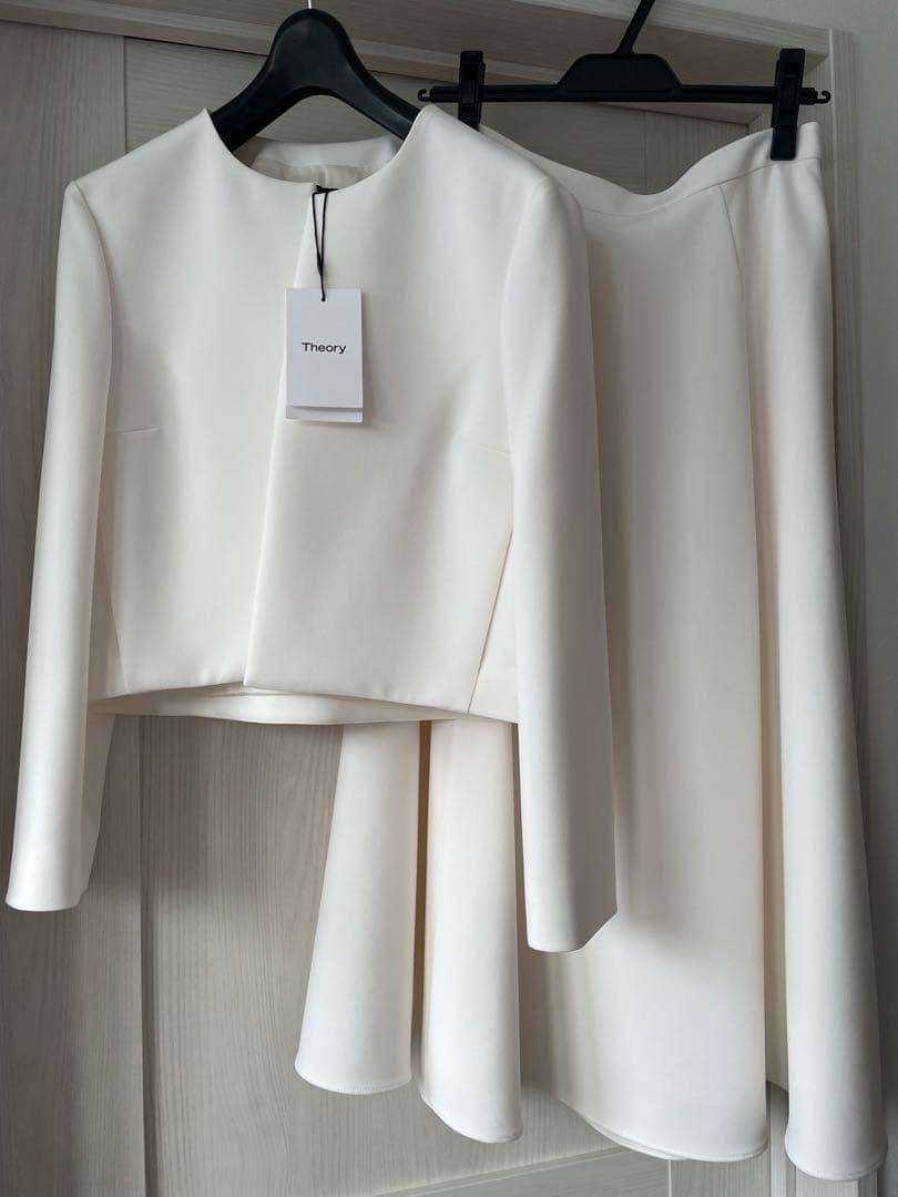 【新品未使用タグ付き】theory セオリー　セットアップ　アイボリー　サイズ4