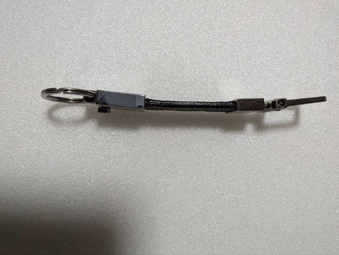 GUCCI グッチ 黒レザー キーホルダー