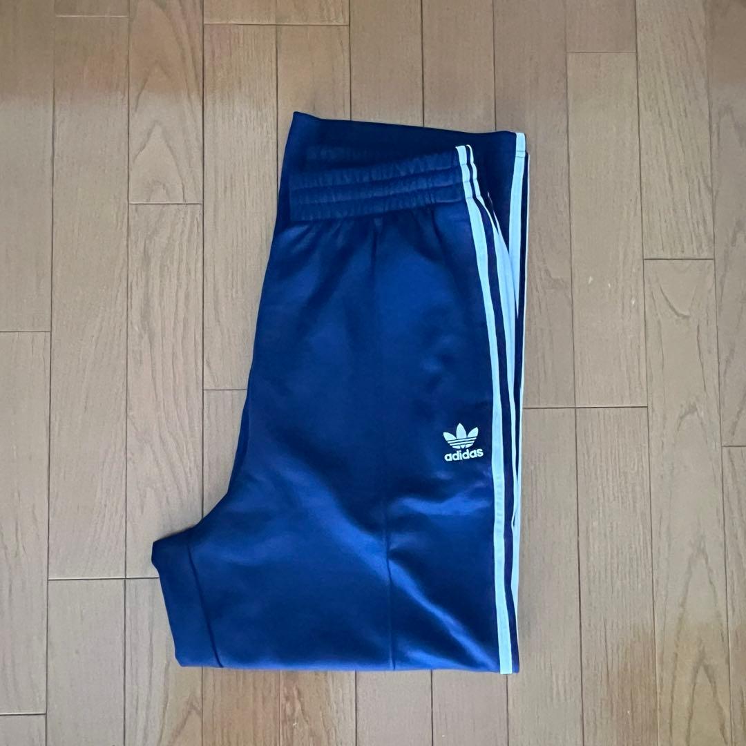 アディダス　トラックパンツ　ネイビー