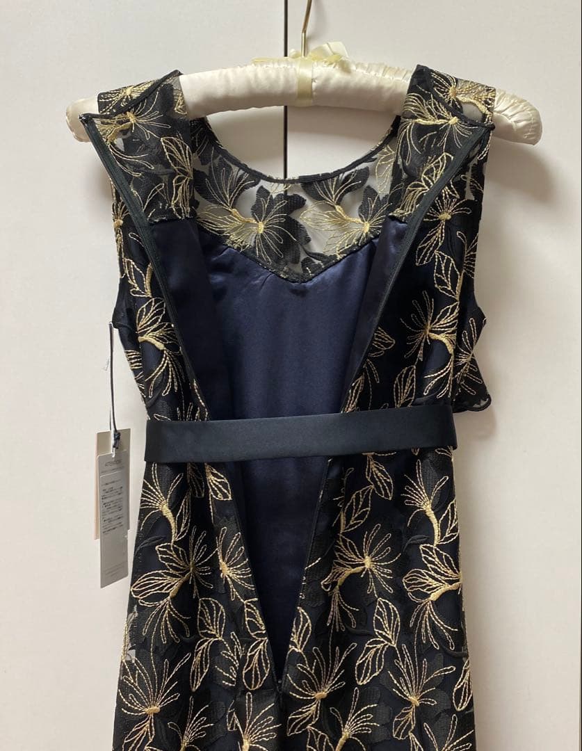 新品[グレースコンチネンタル22AW ラメ刺繍ノースリーブワンピース　38 黒