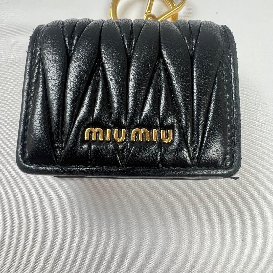 Miu Miu - ミュウミュウ マテラッセ AirPods Pro ケース