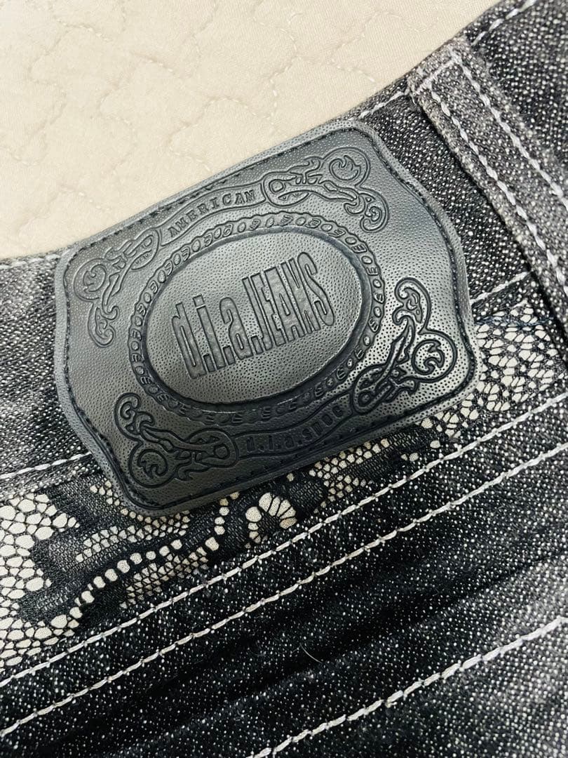 d.i.a jeans ダークデニム レース サイドリングショートパンツ