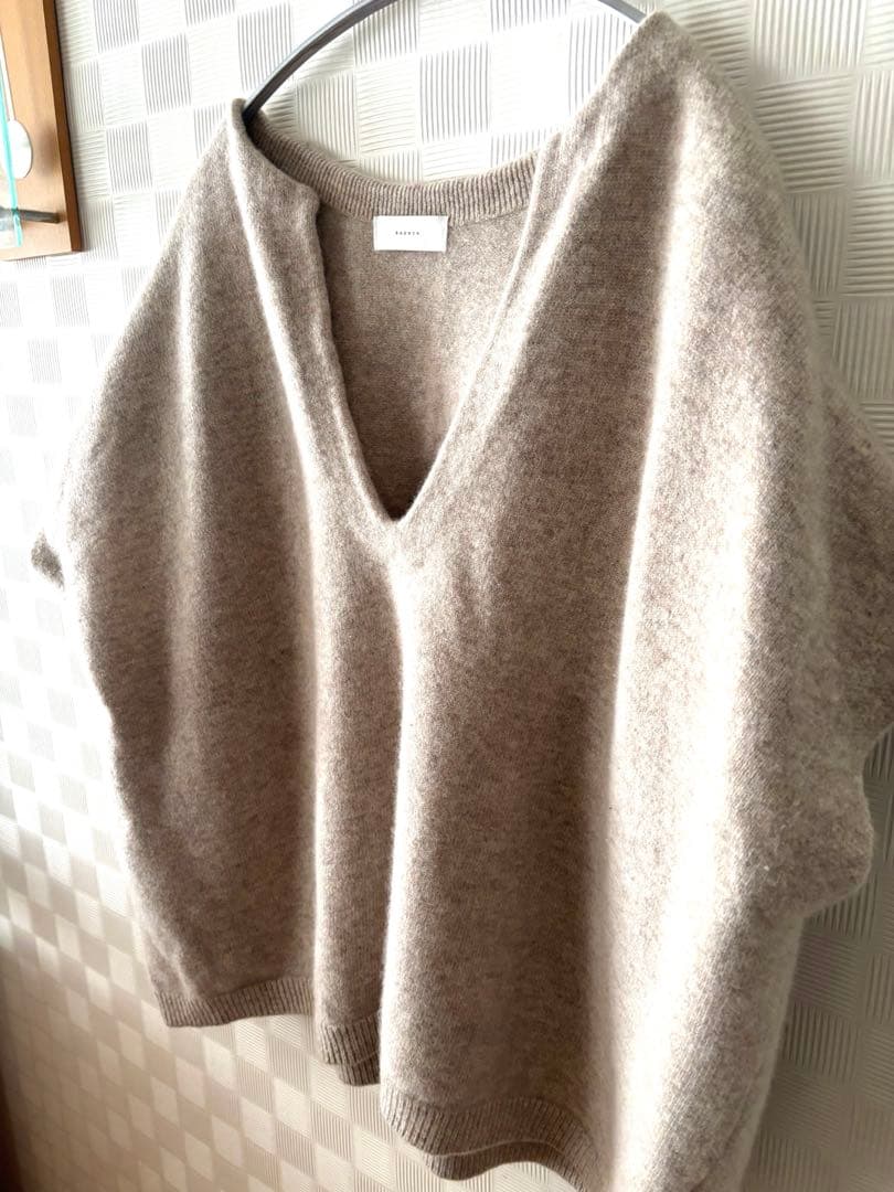 かぐれ　ワイドニットベスト　ベージュ　美品