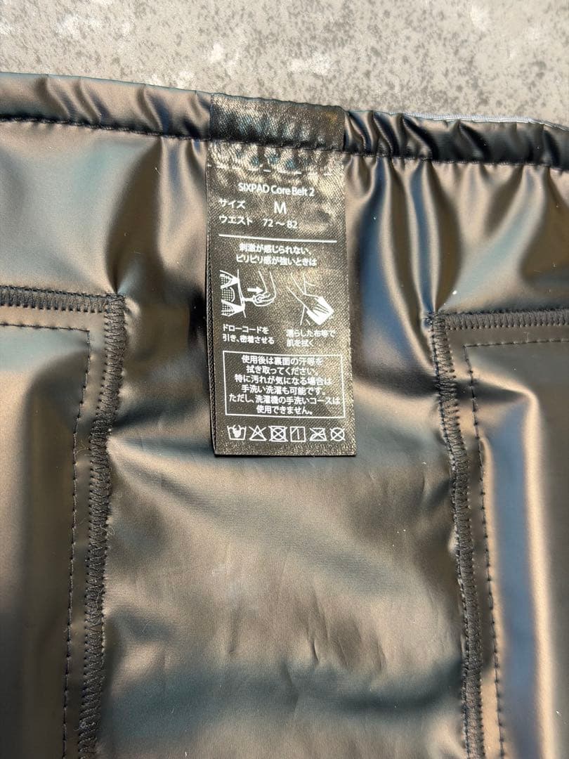 【美品】SIXPAD Core Belt 2(Mサイズ)コントローラー付