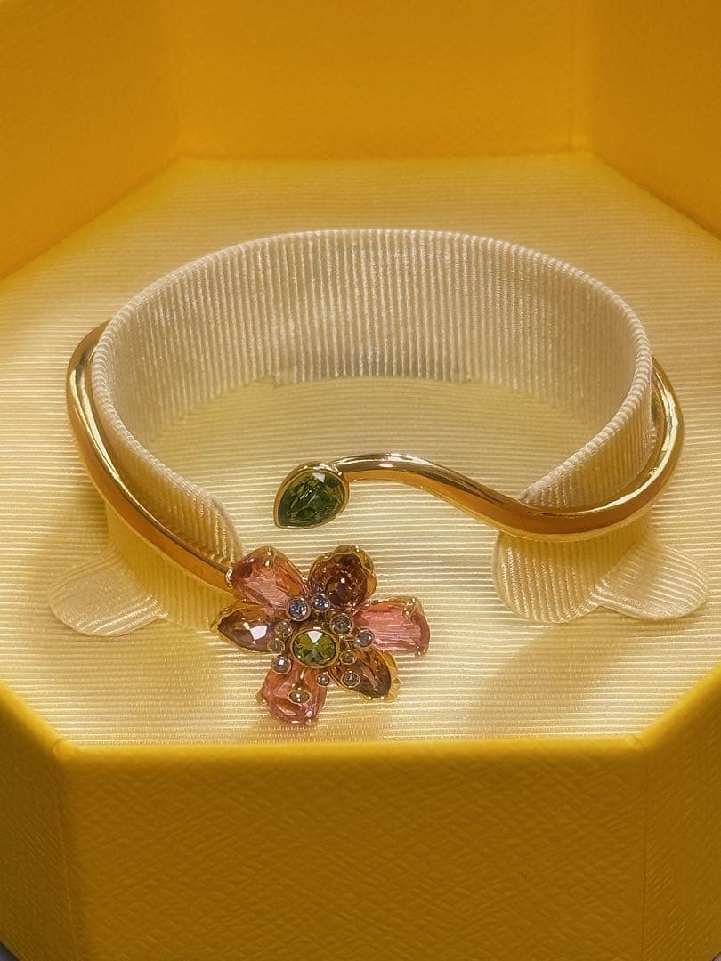 SWAROVSKI Idyllia バングル