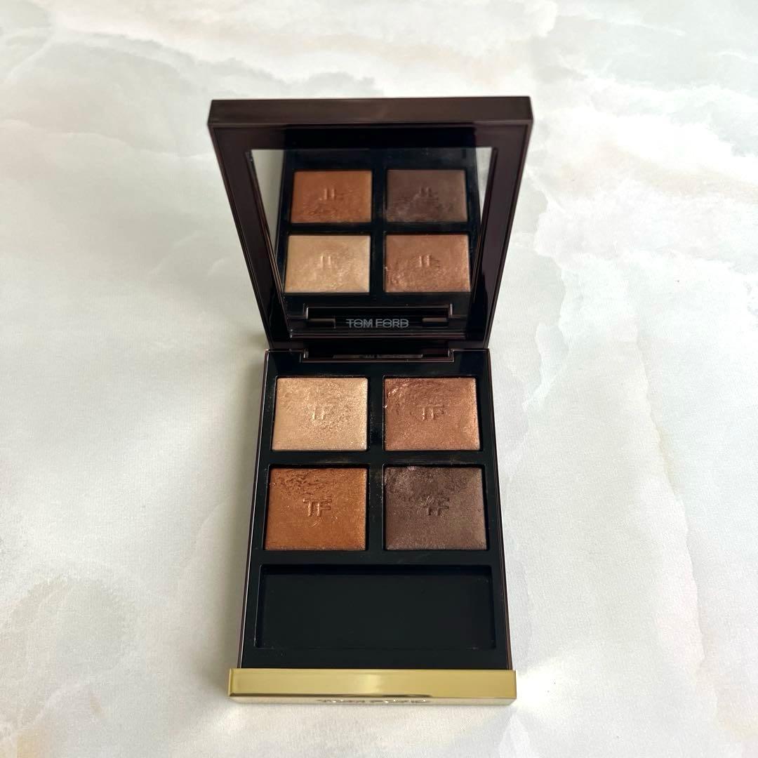 トムフォード　アイシャドウ　04A サスピション
