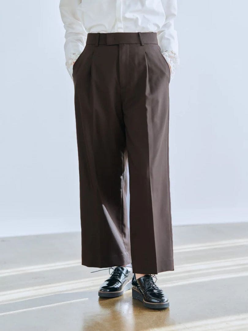 COHINA ワンタックストレートパンツ