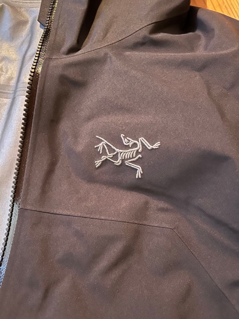 正規品タグ付き新品　アークテリクス　ベータジャケット　XS