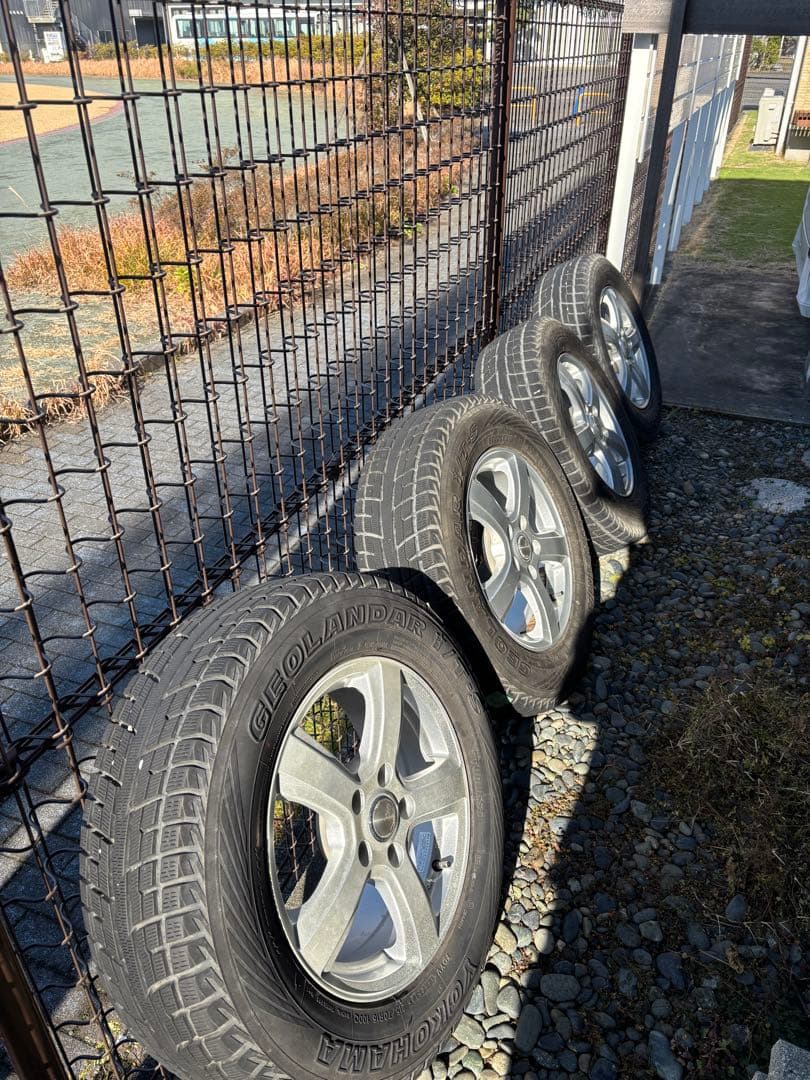 直接引取可　スタッドレスタイヤ ホイール 215/70-16 ナット付き