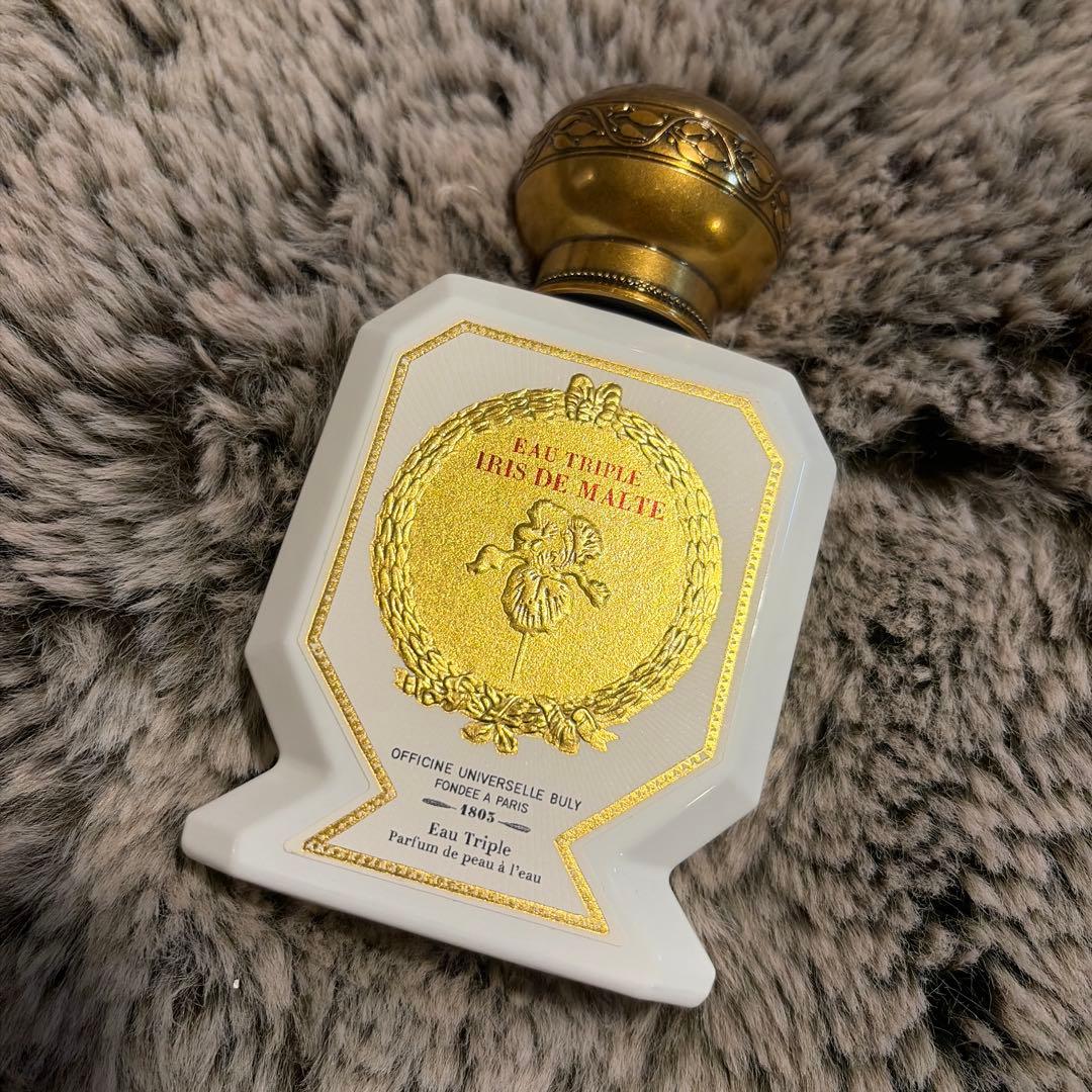 ユニヴェルセルビュリー　オー・トリプル 　イリス・ドゥ・マルト