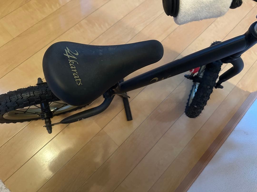 24karats ブラック バランスバイク 12インチ