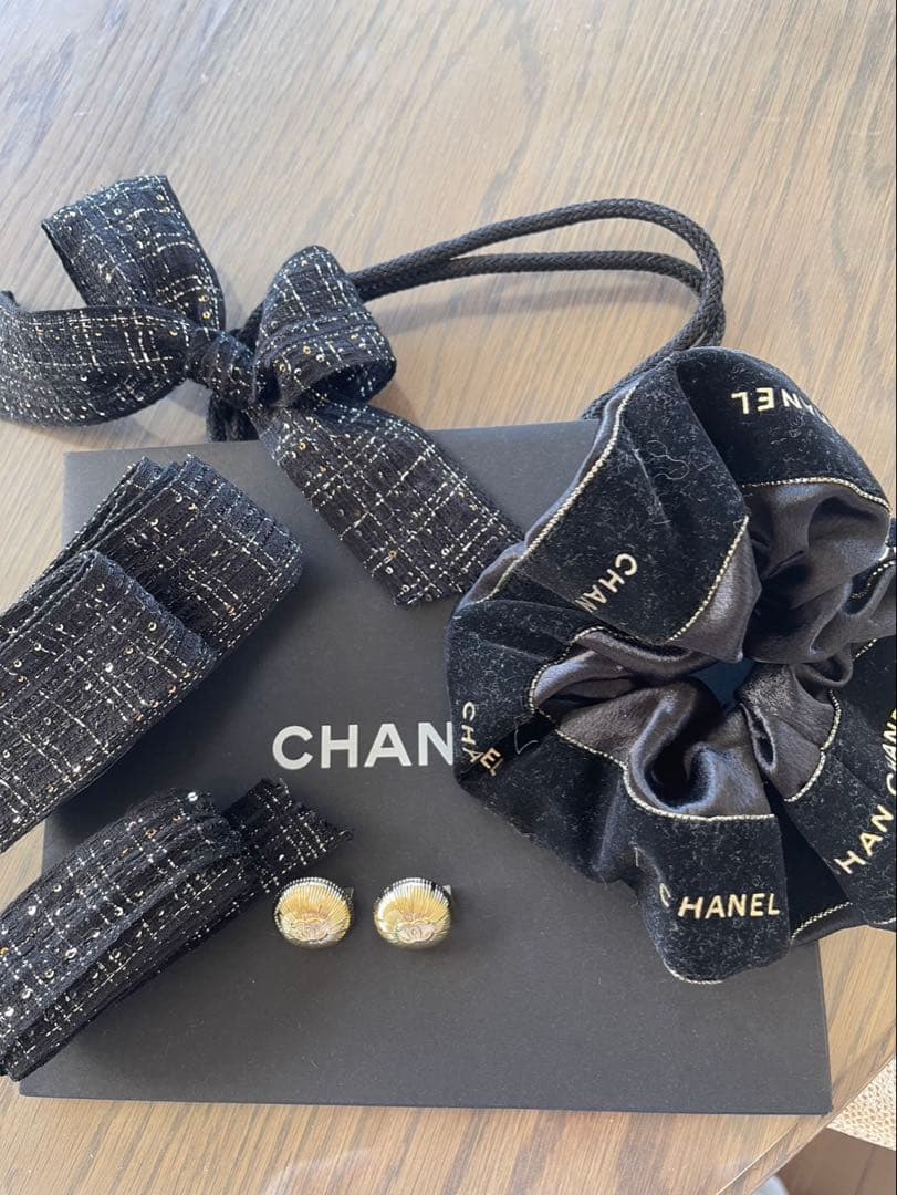CHANEL ホリデーラッピング 2025 クリスマス リボン&チャーム&カシュ