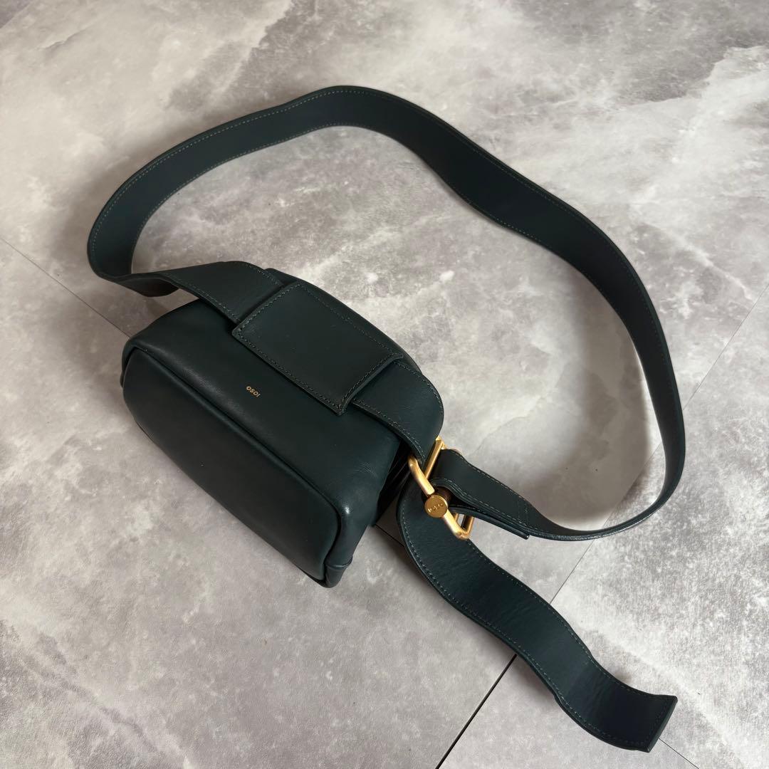 【入手困難❗️】osoi オソイ Mini Brot ショルダーバッグ 金ロゴ