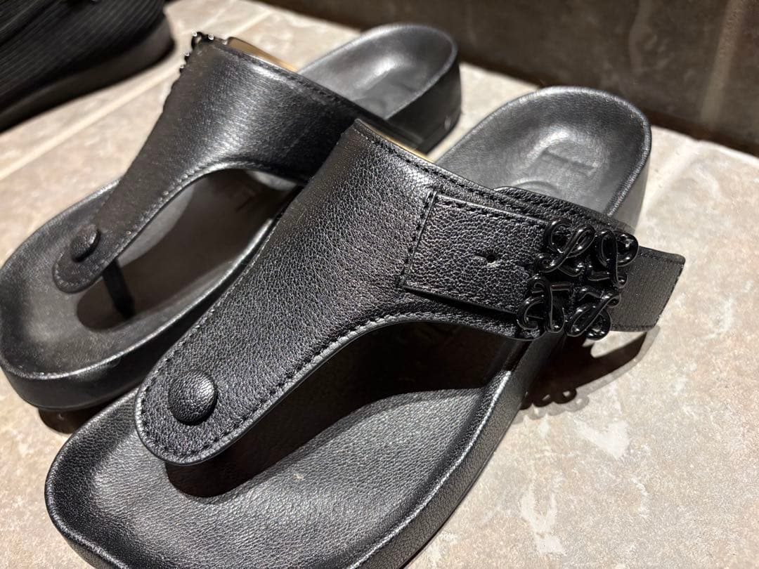 【美品】　LOEWE アナグラム トングサンダル サイズ36（23センチ相当）