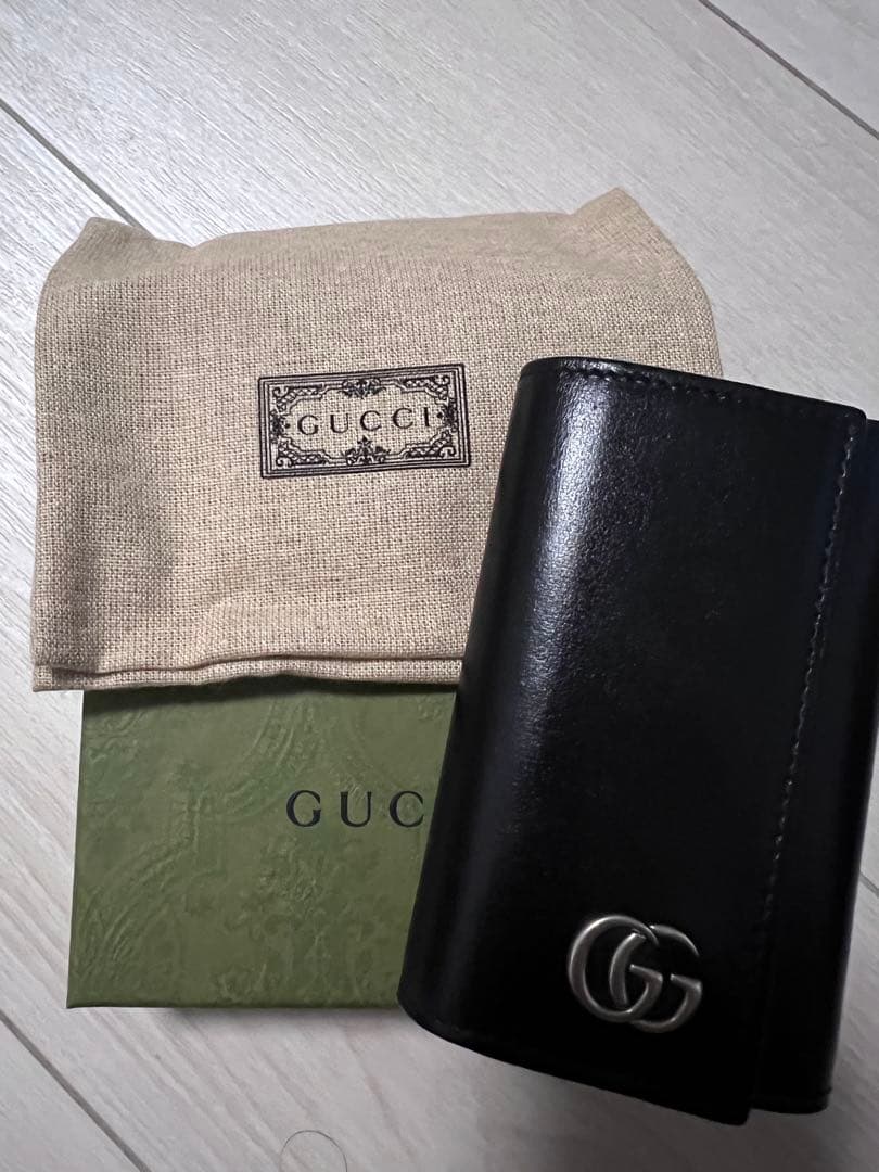 GUCCI ブラック レザー キーケース 箱付き