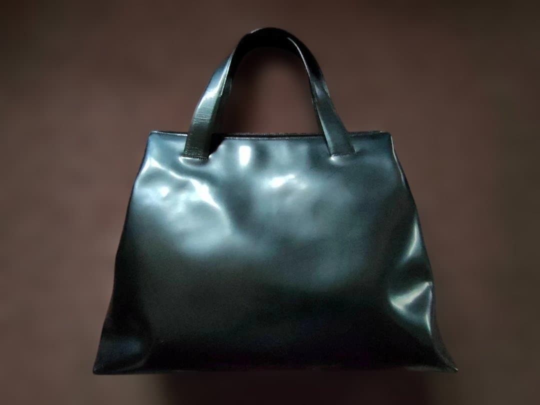 [美品] PRADA エナメル　ビンテージハンドバッグ　ブラック　ロゴ型押し