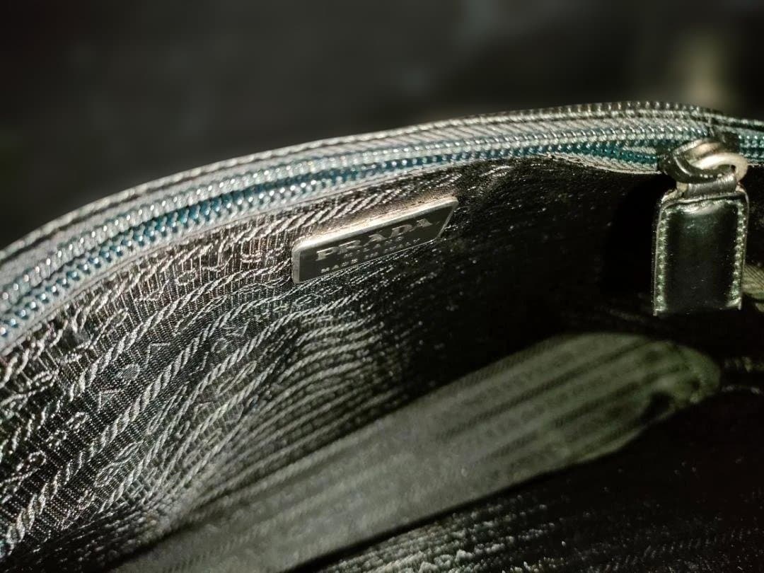 [美品] PRADA エナメル　ビンテージハンドバッグ　ブラック　ロゴ型押し