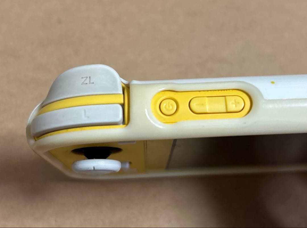 Nintendo Switch Lite イエロー　本体ケース付き