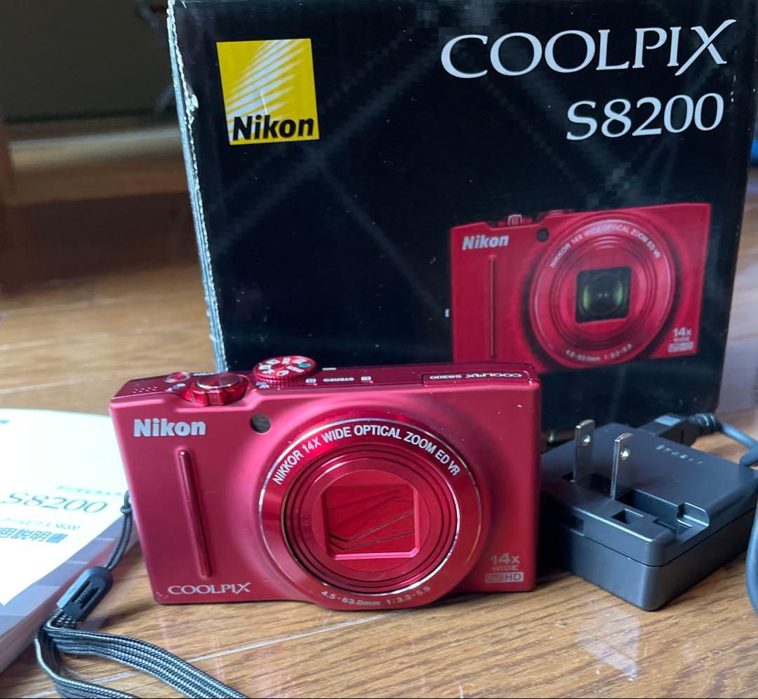 コンパクトデジタルカメラNikon coolpix S8200