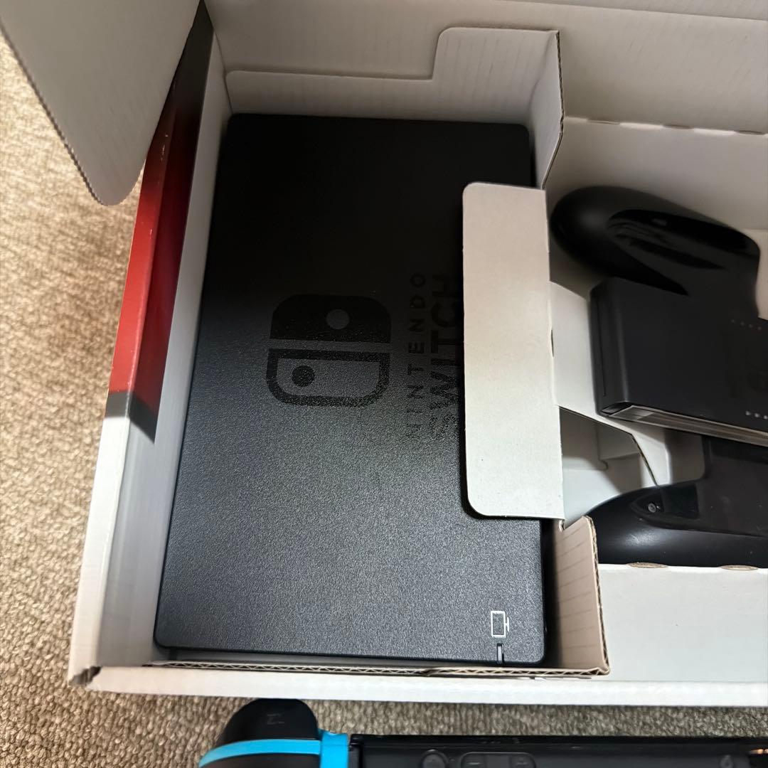 Nintendo Switch ジョイコン2ペア付属