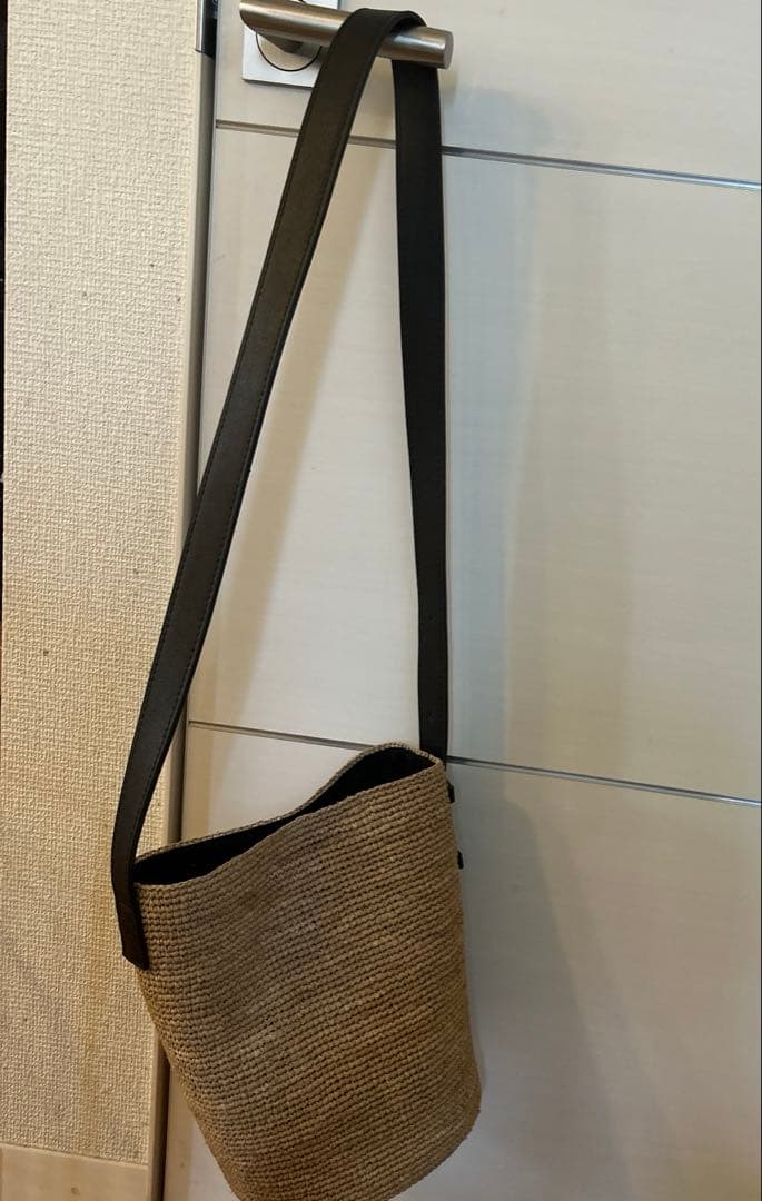 『新品』北欧暮らしの道具店　ラフィアのショルダーバッグ