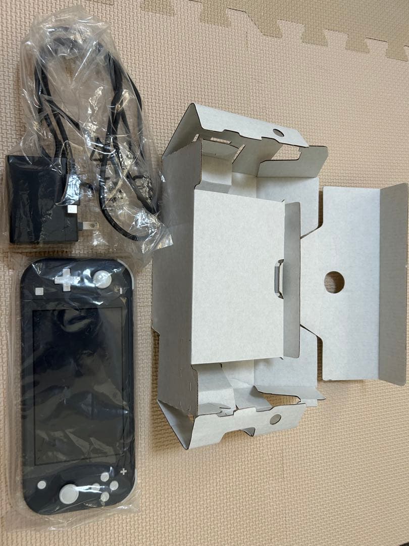 Nintendo Switch Lite グレー 未使用品に近い