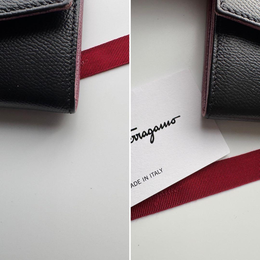 【極上美品】245 Ferragamo サルバトーレフェラガモ 2つ折り長財布
