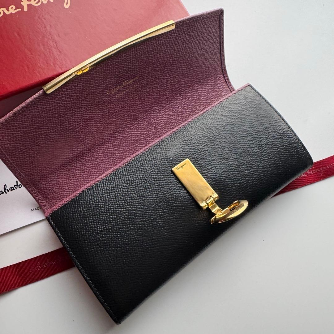 【極上美品】245 Ferragamo サルバトーレフェラガモ 2つ折り長財布
