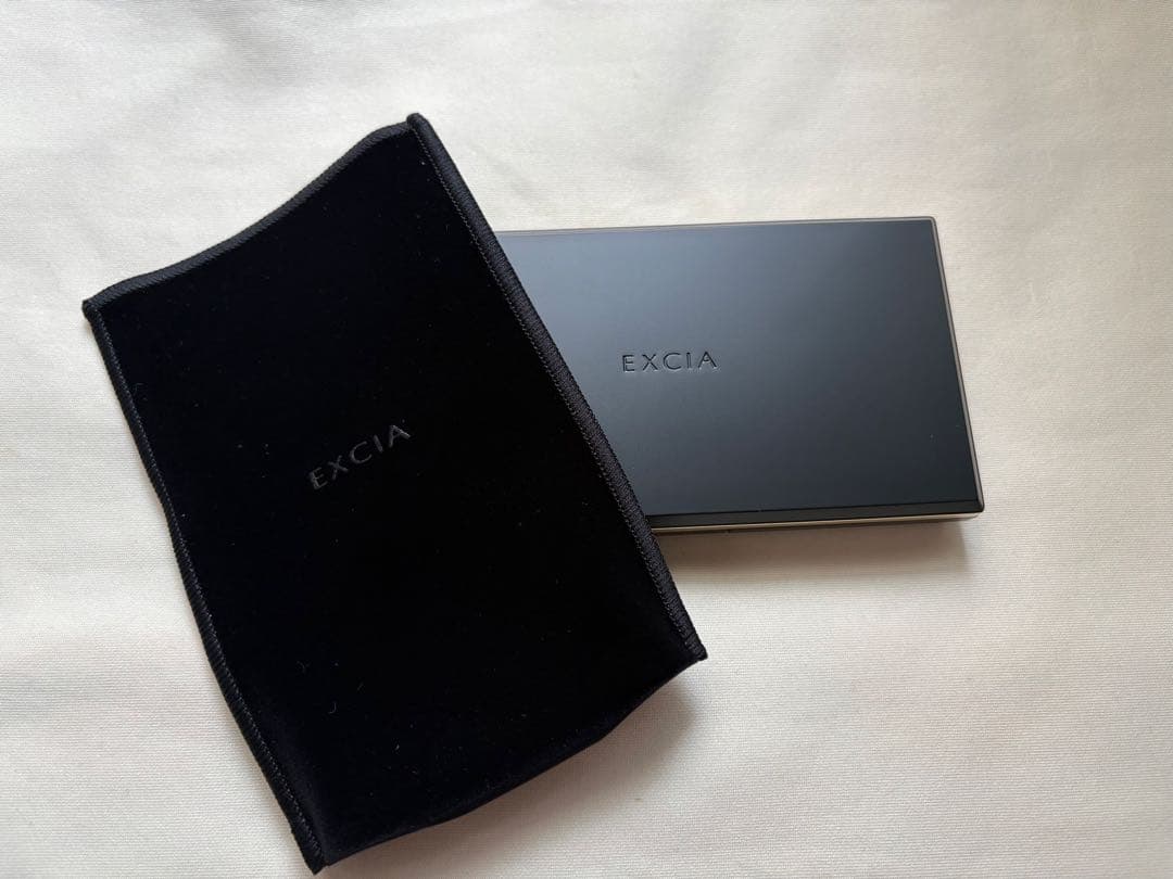 アルビオン　エクシア ラディグロウパウダーファンデーション NA200 ケース付