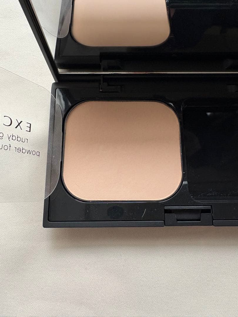 アルビオン　エクシア ラディグロウパウダーファンデーション NA200 ケース付