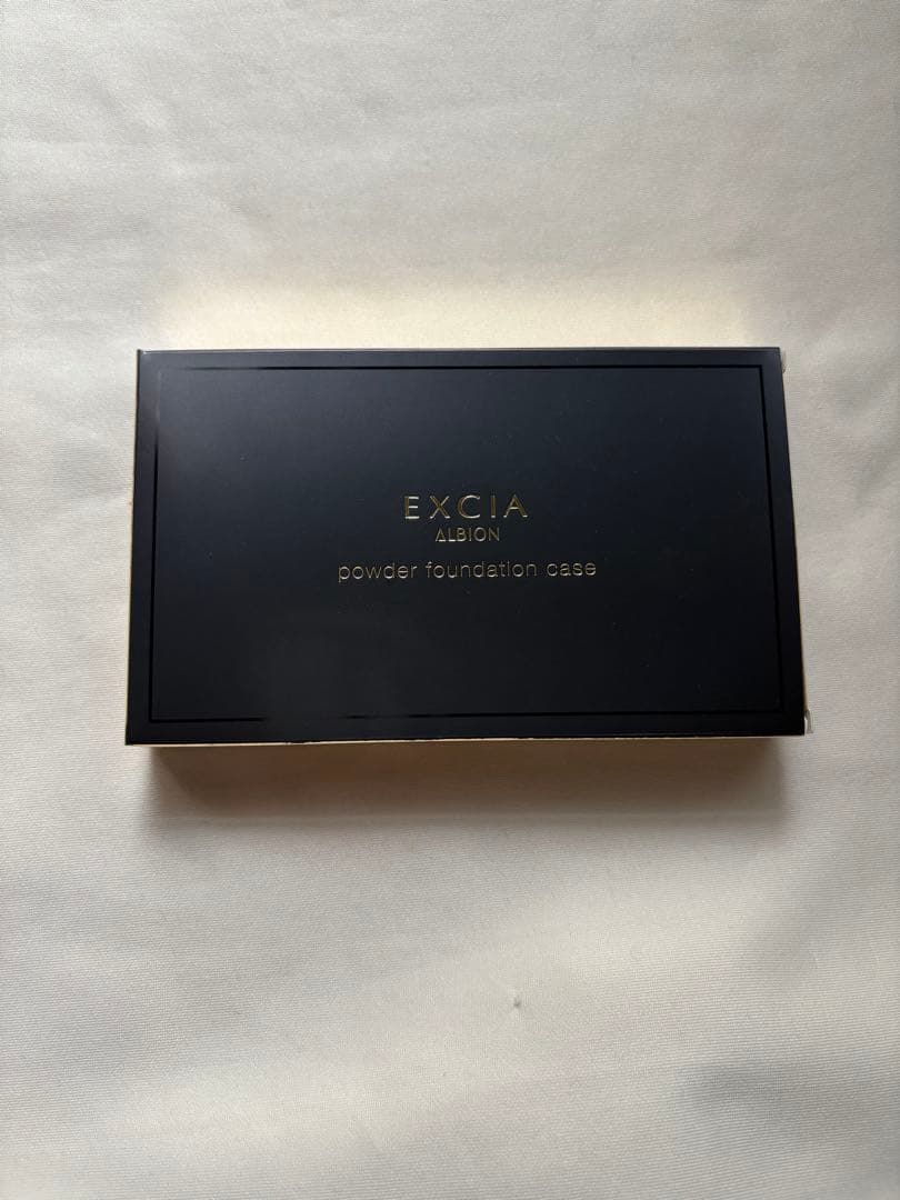 アルビオン　エクシア ラディグロウパウダーファンデーション NA200 ケース付