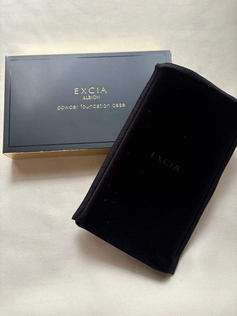 アルビオン　エクシア ラディグロウパウダーファンデーション NA200 ケース付