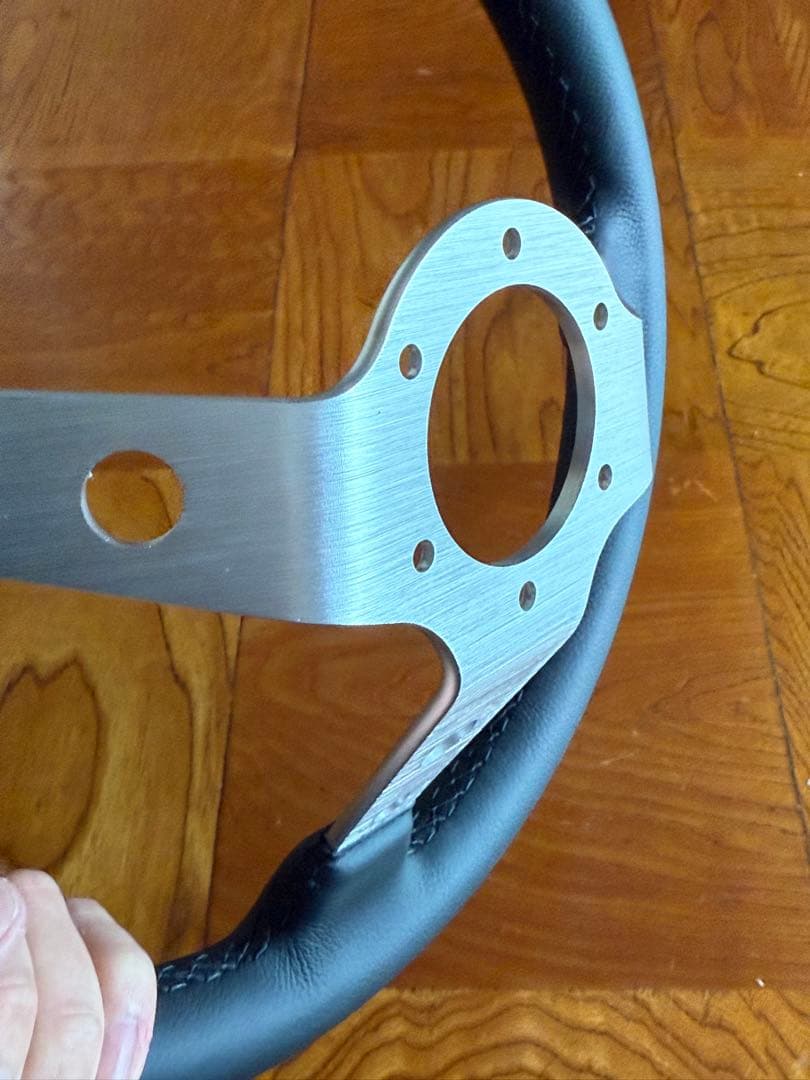 Renown レナウン　ステアリングホイール 3スポーク　33φ