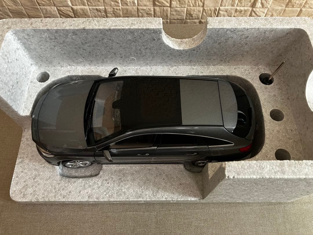 ノレブ 1/18 ベンツ CLA シューティングブレーク ディーラー別注品