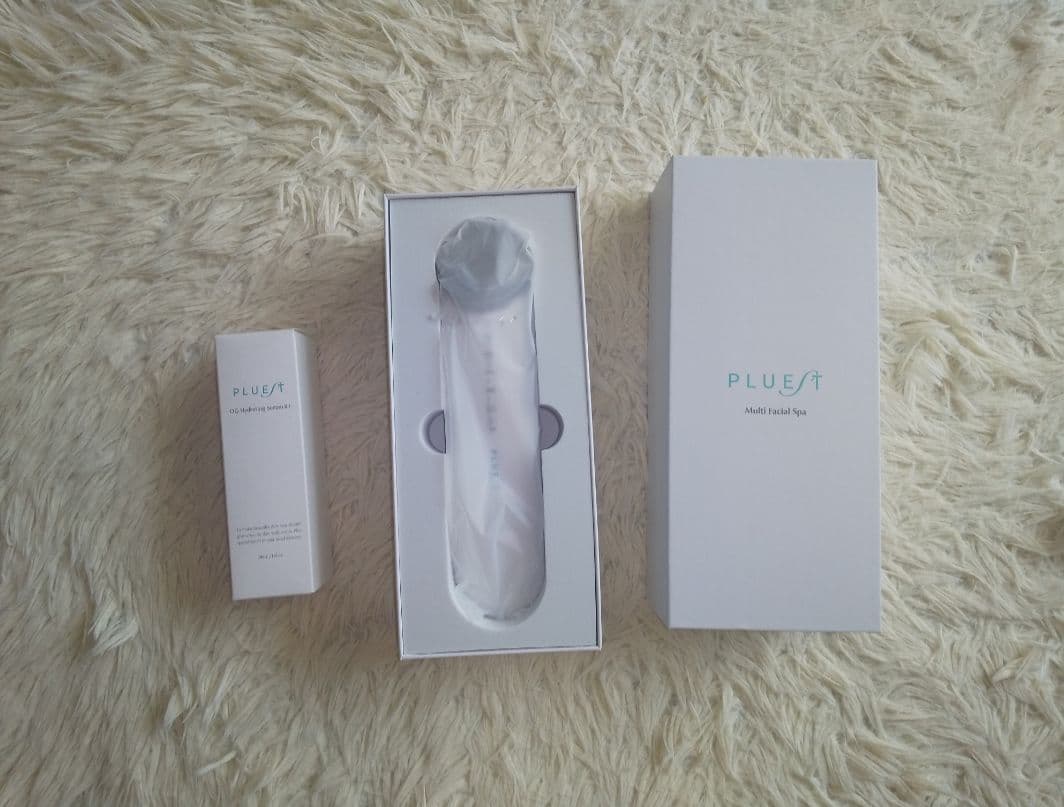 PLUESTマルチケアができるホーム美容機器プラスセラム美容液セット