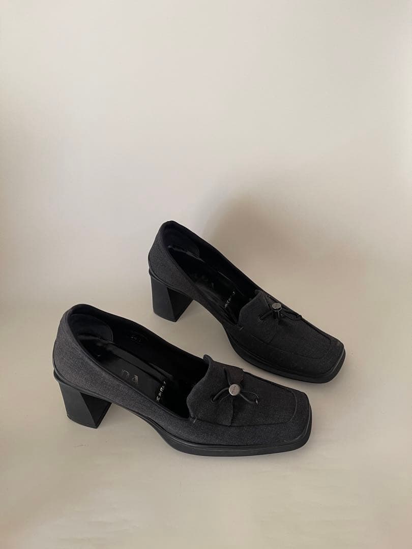 美品Pradaプラダブラックグレーヒール付きモカシンパンプス36.5