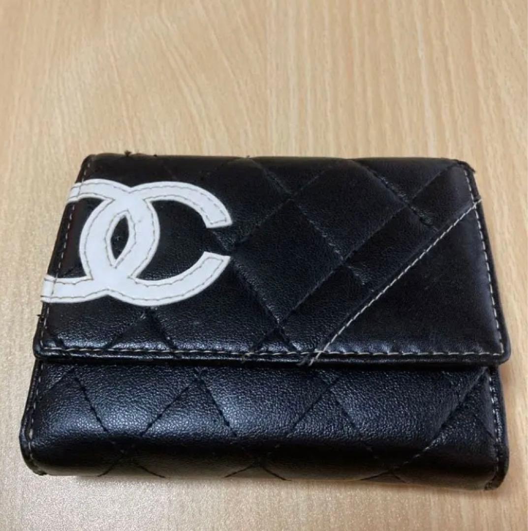 CHANEL　シャネル　三つ折り財布