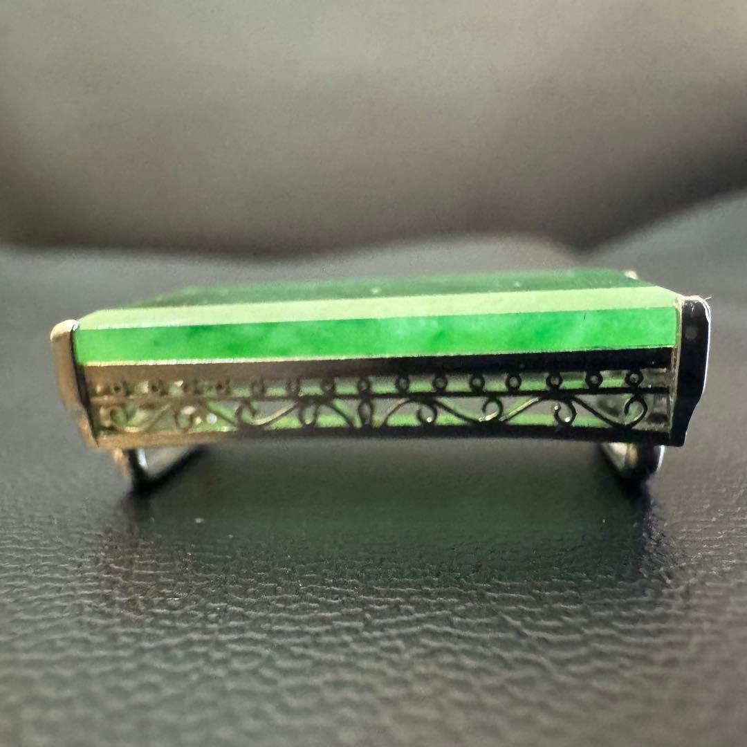 PT850 翡翠彫刻帯留め　総重量11g