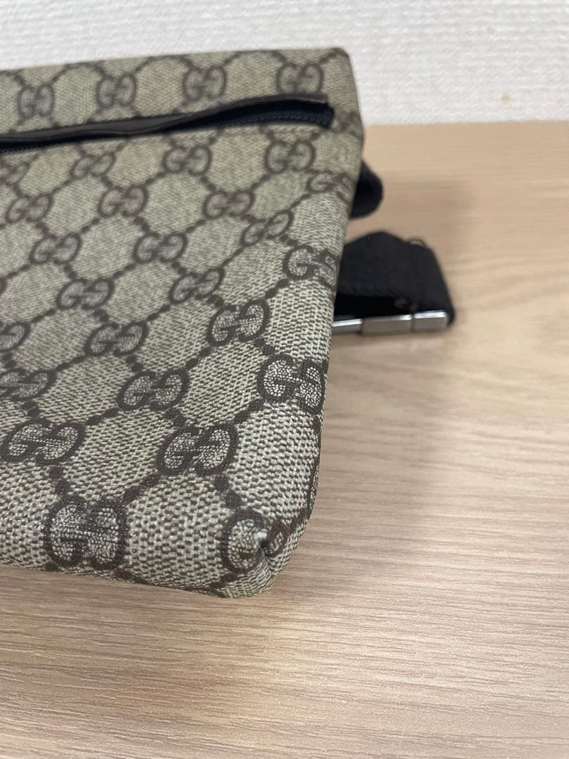 GUCCI　ボディバッグ　ウエストポーチ