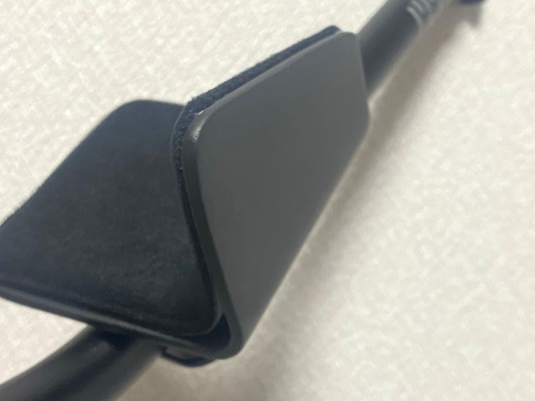 ウイング形状カーボンアームレスト