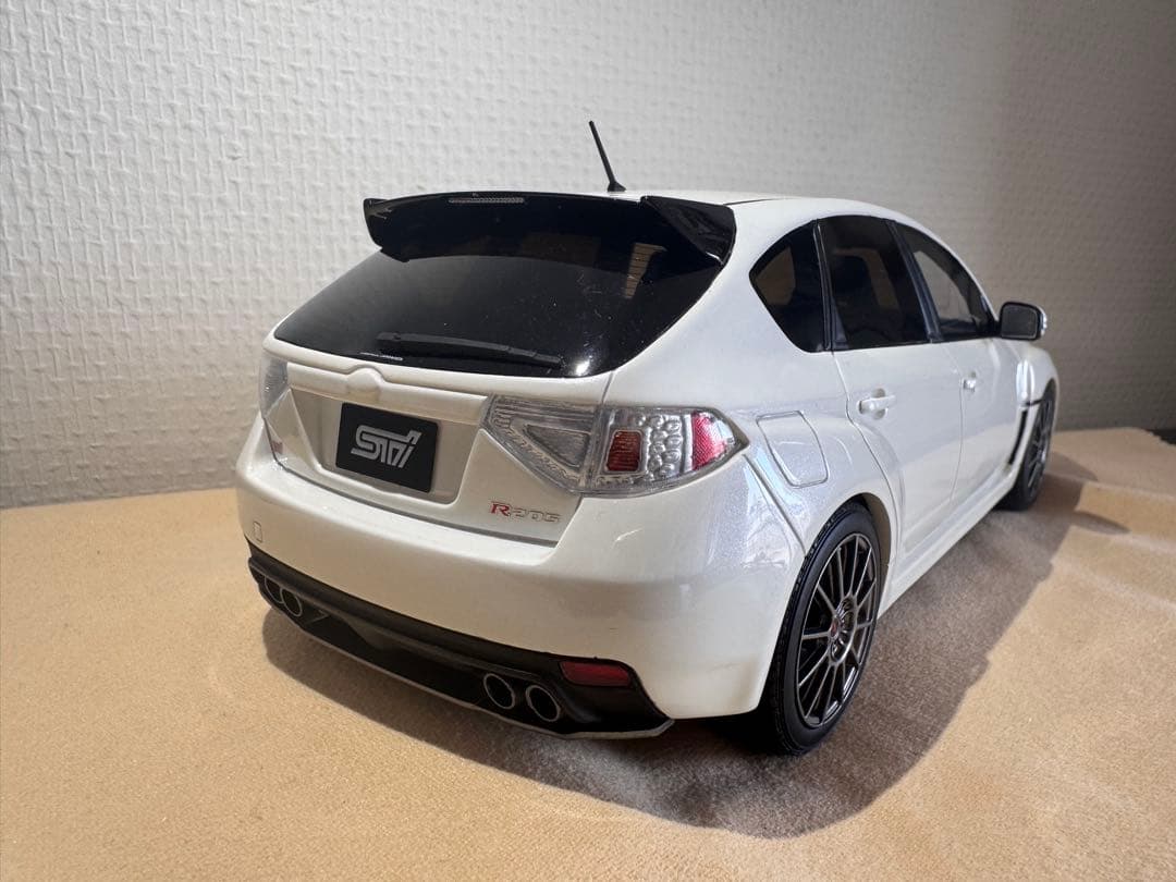 スバル WRX STI ホワイト ミニカー1/18