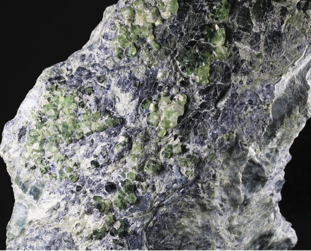 大型標本 デマントイドガーネット 【10】/ パキスタン産 / 鉱物標本 原石